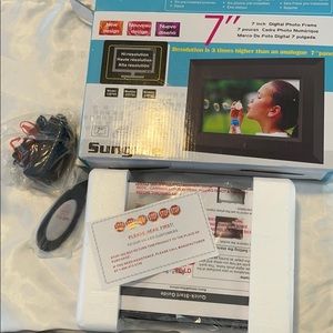 picture frame Sungale CA705 7inch digital photo frame slide show